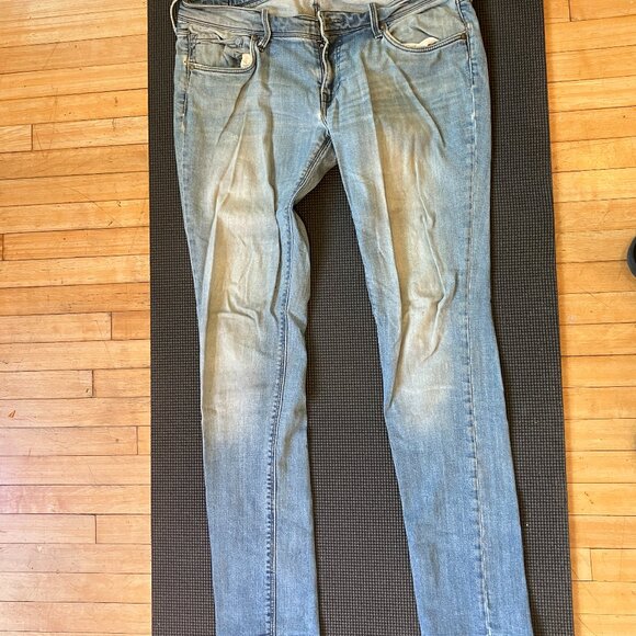 Blue Jeans - Picture 2 of 3